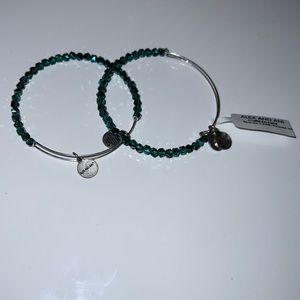 Women’s beaded bangle bracelet